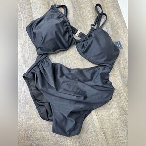 Blooming Jelly One Piece  Swimsuit Size XL Black Nwt